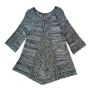 UNITED STATES SWEATERS, NWOT, MULTI COLOR TUNIC SWEATER. FULL BOTTOM. SIZE M